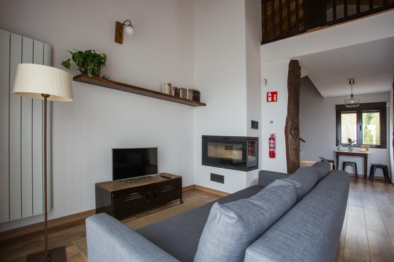 Os Feleitos Guest House Orellan ภายนอก รูปภาพ