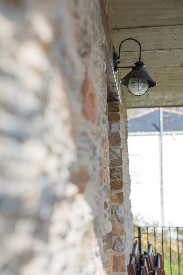 Os Feleitos Guest House Orellan ภายนอก รูปภาพ