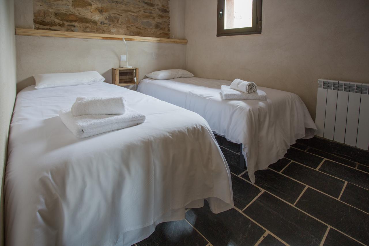 Os Feleitos Guest House Orellan ภายนอก รูปภาพ