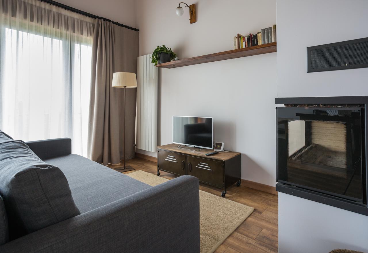 Os Feleitos Guest House Orellan ภายนอก รูปภาพ